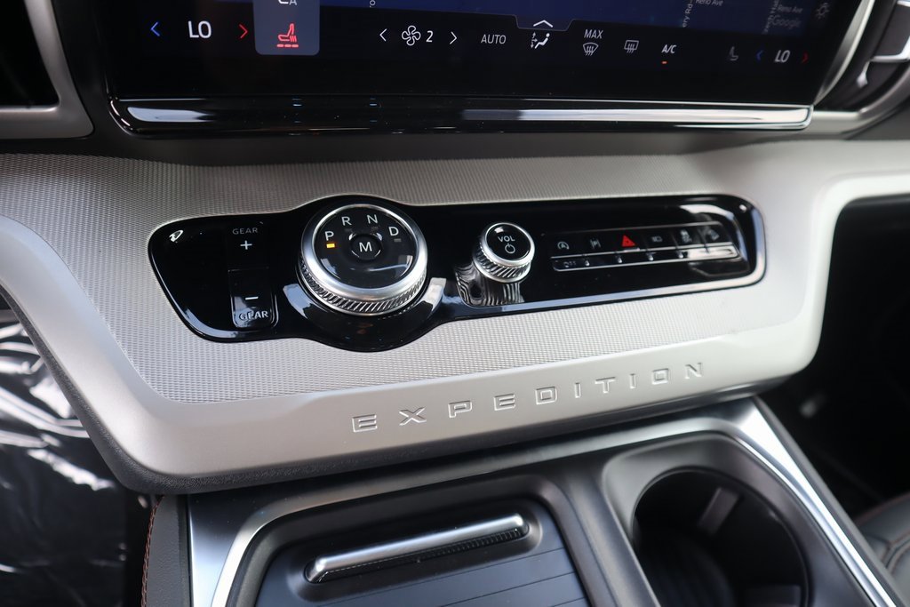New 2025 Ford Expedition Active image 9