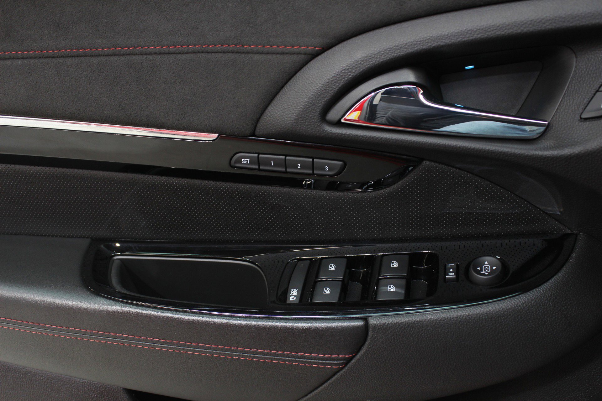 Used 2014 Chevrolet SS RWD image 39