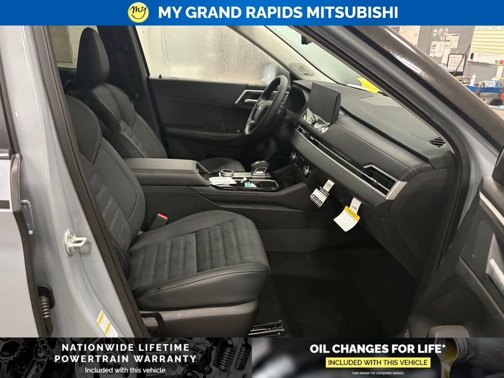 New 2026 Mitsubishi Outlander Trail Edition image 14