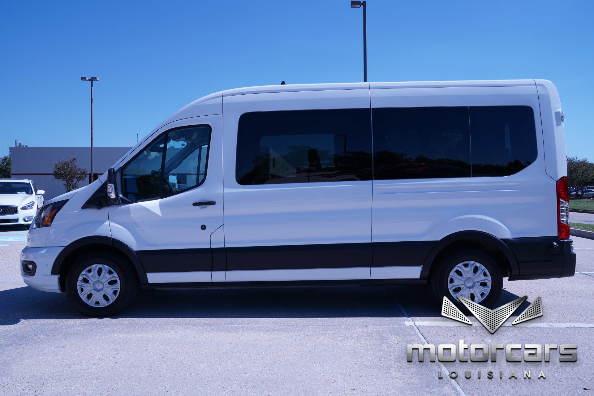 Used 2023 Ford Transit 350 XLT image 4