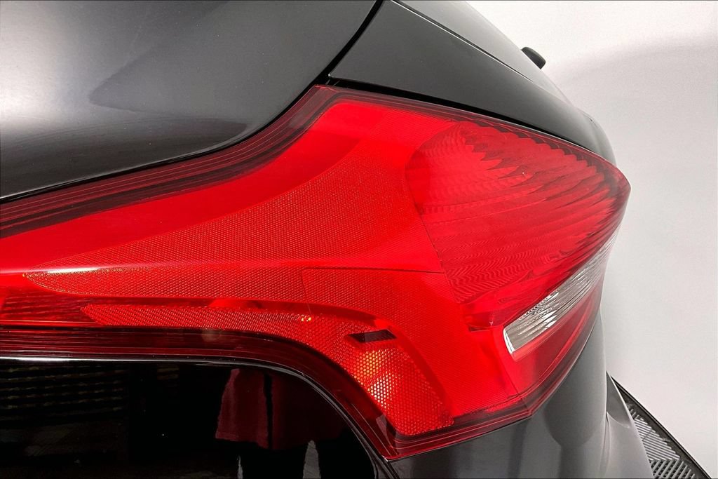 Used 2018 Ford Focus Titanium w/ Titanium Technology Package FWD image 29