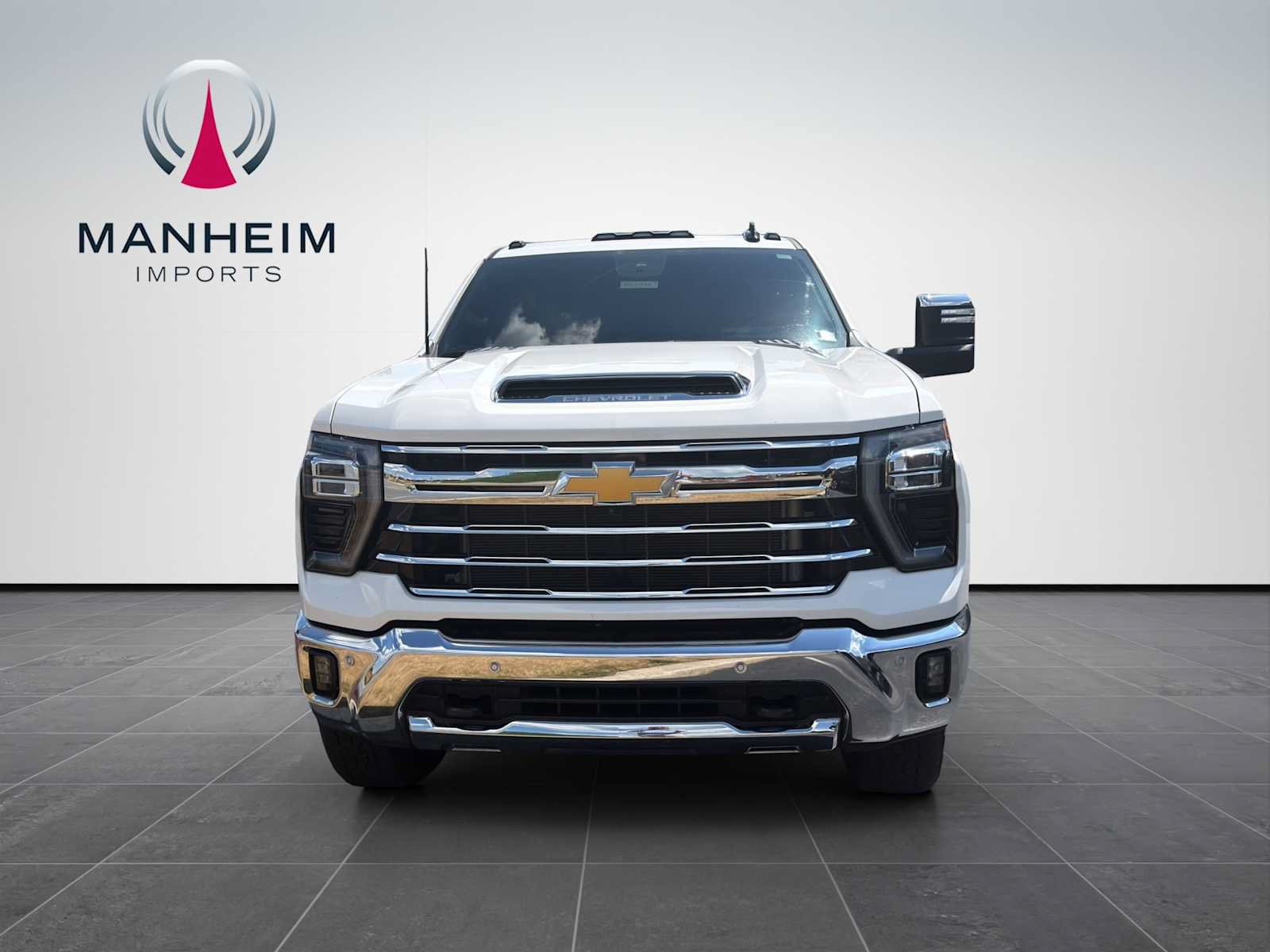 Used 2025 Chevrolet Silverado 2500 LTZ w/ LTZ Premium Package AWD/4WD image 2