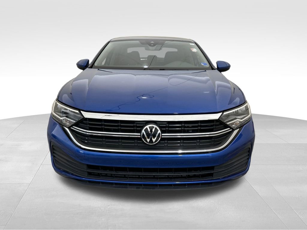 Used 2024 Volkswagen Jetta SE image 8