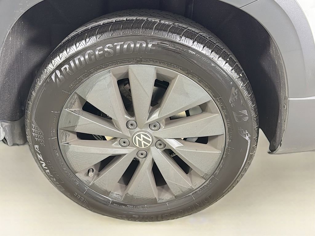 Used 2024 Volkswagen Taos S image 31