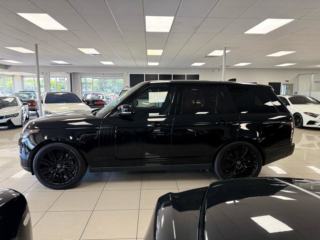 Used 2018 Land Rover Range Rover Supercharged AWD/4WD image 7