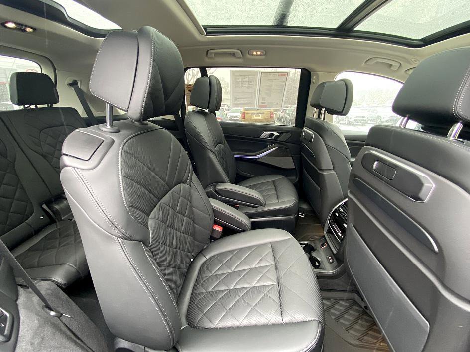 Used 2025 BMW X7 xDrive40i image 17
