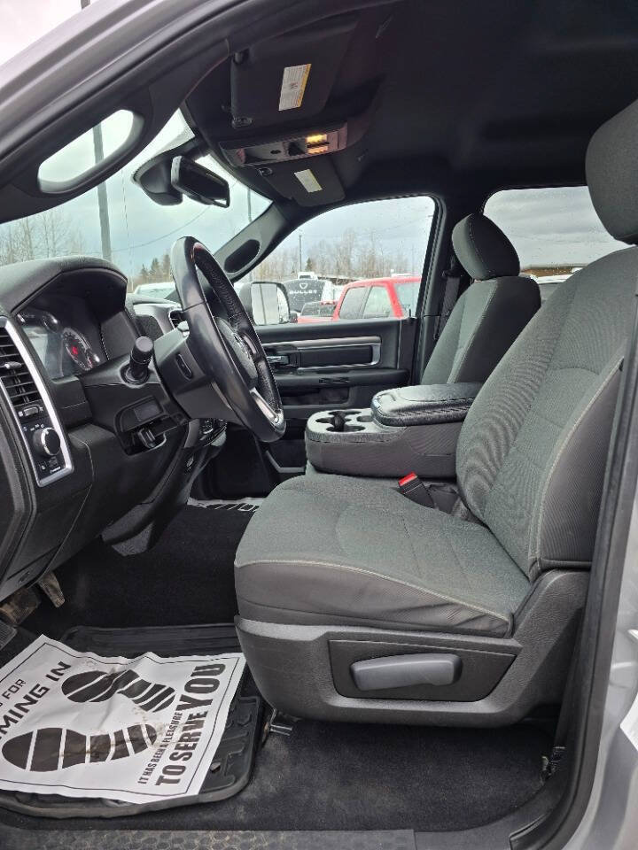 Used 2022 RAM 1500 Classic Warlock AWD/4WD image 12