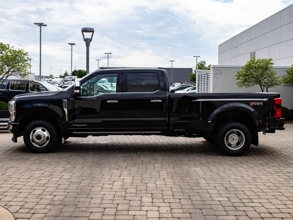 Used 2023 Ford F350 Platinum AWD/4WD image 5