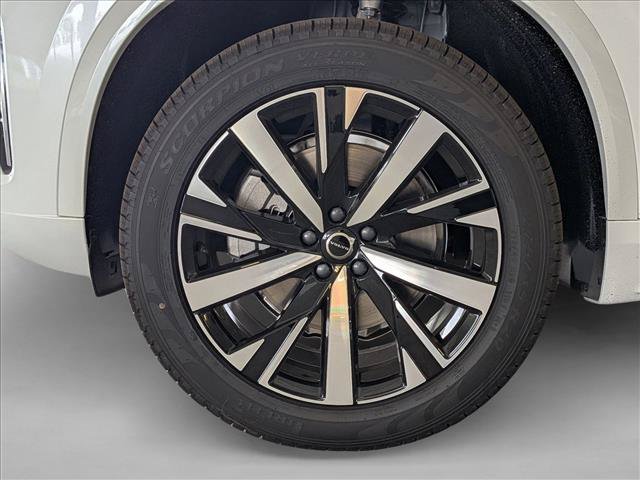 New 2026 Volvo XC90 B5 Core AWD/4WD image 10