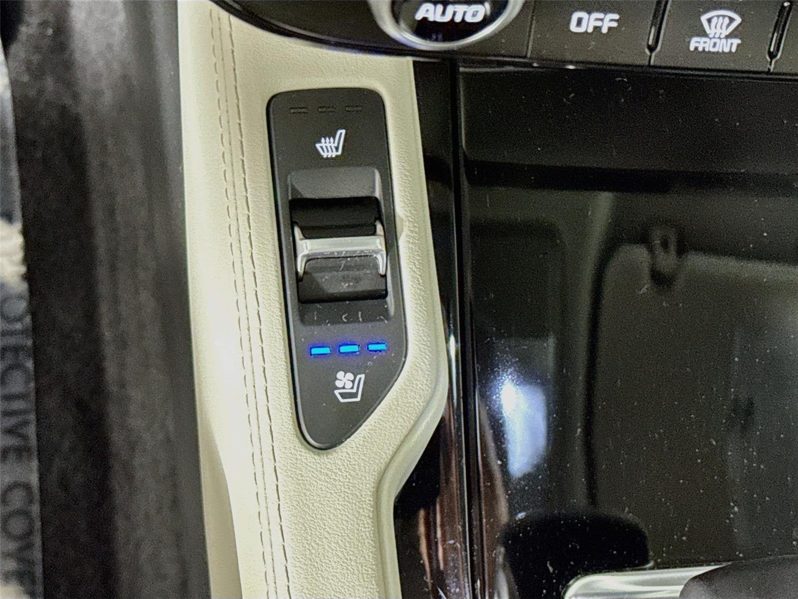 Used 2020 Kia Telluride EX w/ Towing Package FWD image 23