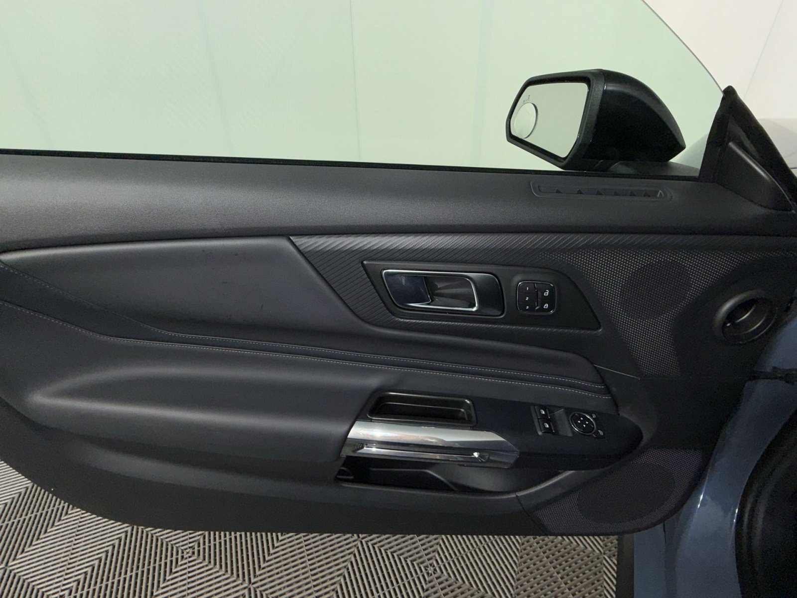 Used 2025 Ford Mustang GT Premium RWD image 15