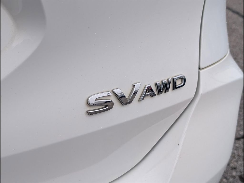 Used 2018 Nissan Rogue SV image 23