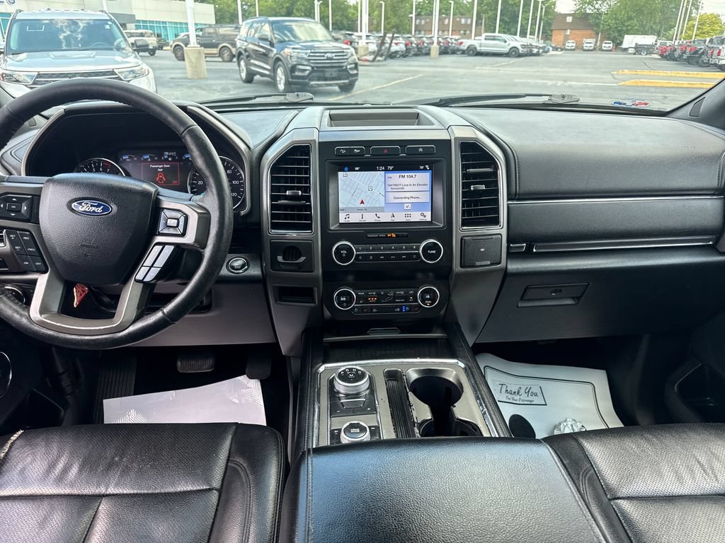Used 2019 Ford Expedition XLT w/ Equipment Group 202A AWD/4WD image 24
