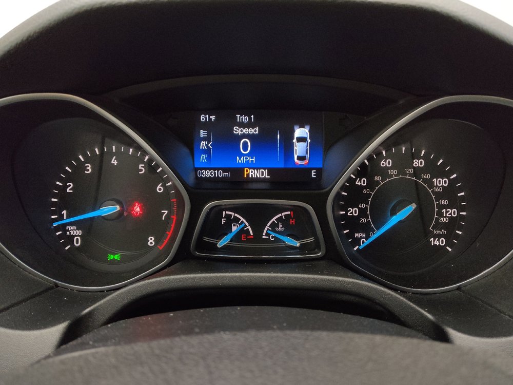 Used 2018 Ford Focus SE w/ SE Appearance Package FWD image 23