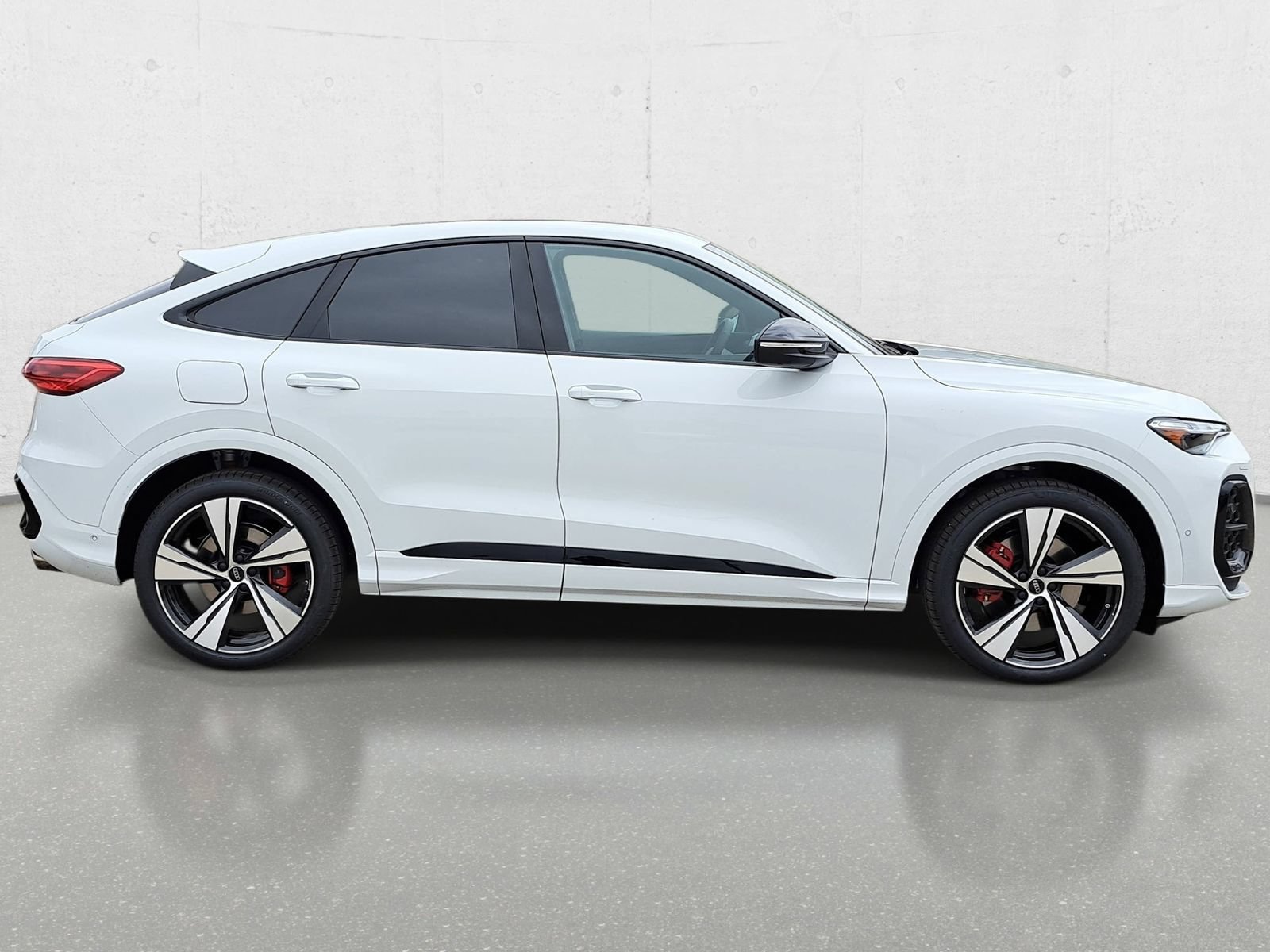 New 2026 Audi SQ5 Premium Plus AWD/4WD image 4