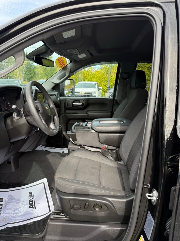 Used 2024 Chevrolet Silverado 2500 Custom w/ Custom Convenience Package image 8