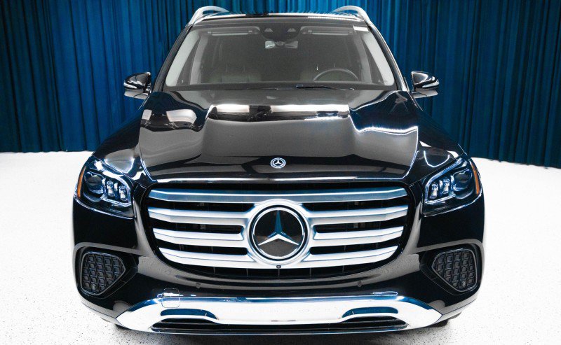Certified 2026 Mercedes-Benz GLS 450 4MATIC image 2
