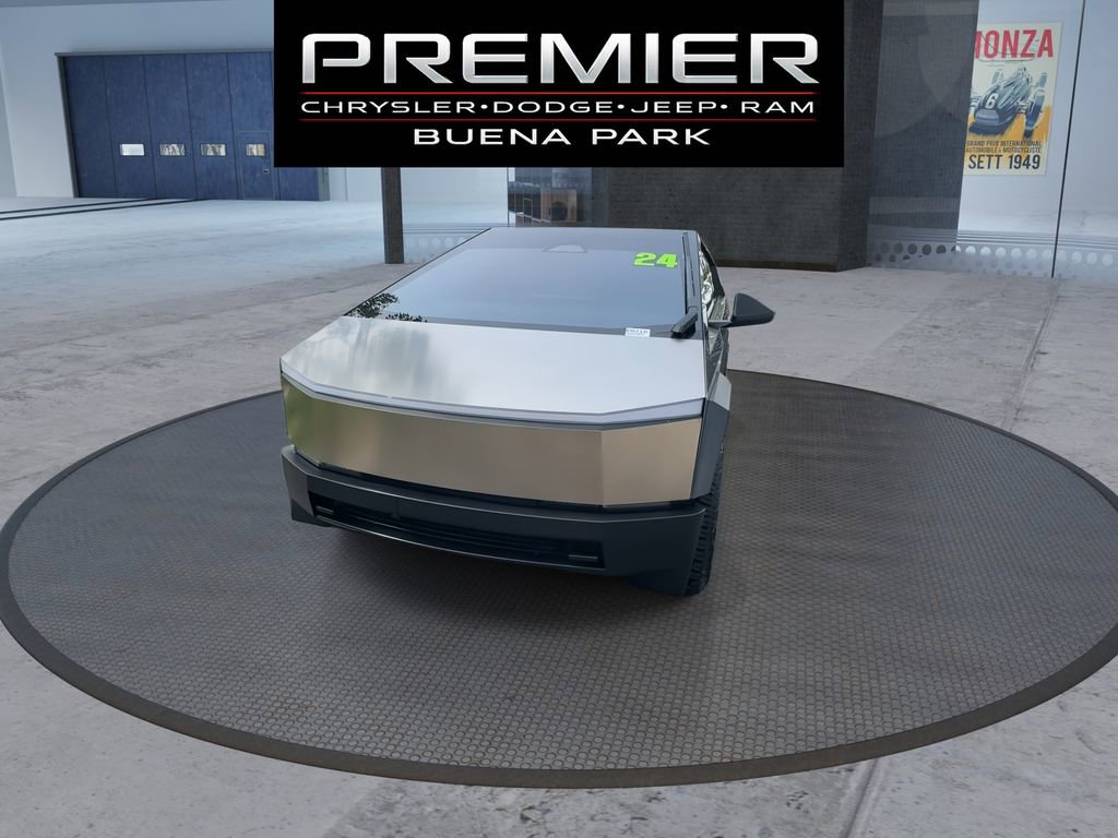 Used 2024 Tesla Cybertruck AWD Crew Cab image 3