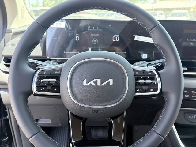 New 2026 Kia Carnival EX FWD image 10