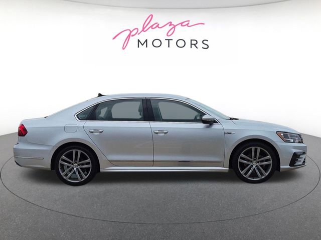 Used 2017 Volkswagen Passat 1.8T R-Line FWD image 4