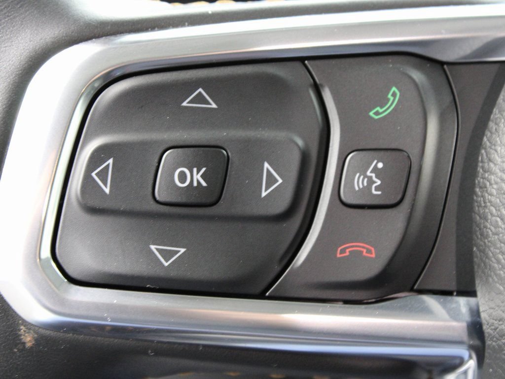 Used 2023 Jeep Wrangler Unlimited Sahara AWD/4WD image 49