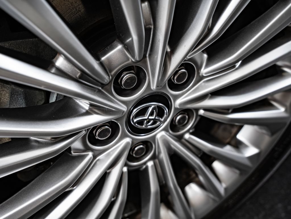 Used 2020 Toyota Avalon Limited w/ Advanced Safety Package FWD image 8