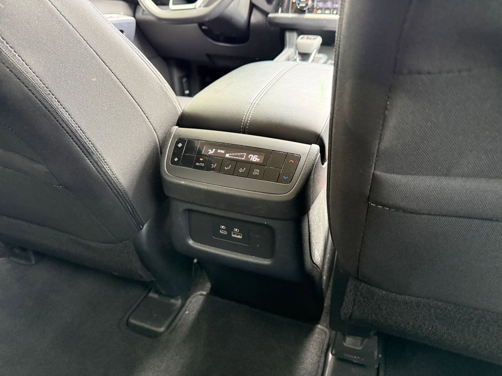 Used 2025 Nissan Pathfinder SV FWD image 24