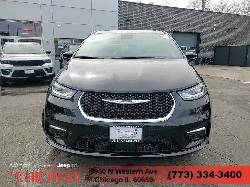 New 2025 Chrysler Pacifica Select AWD/4WD image 11