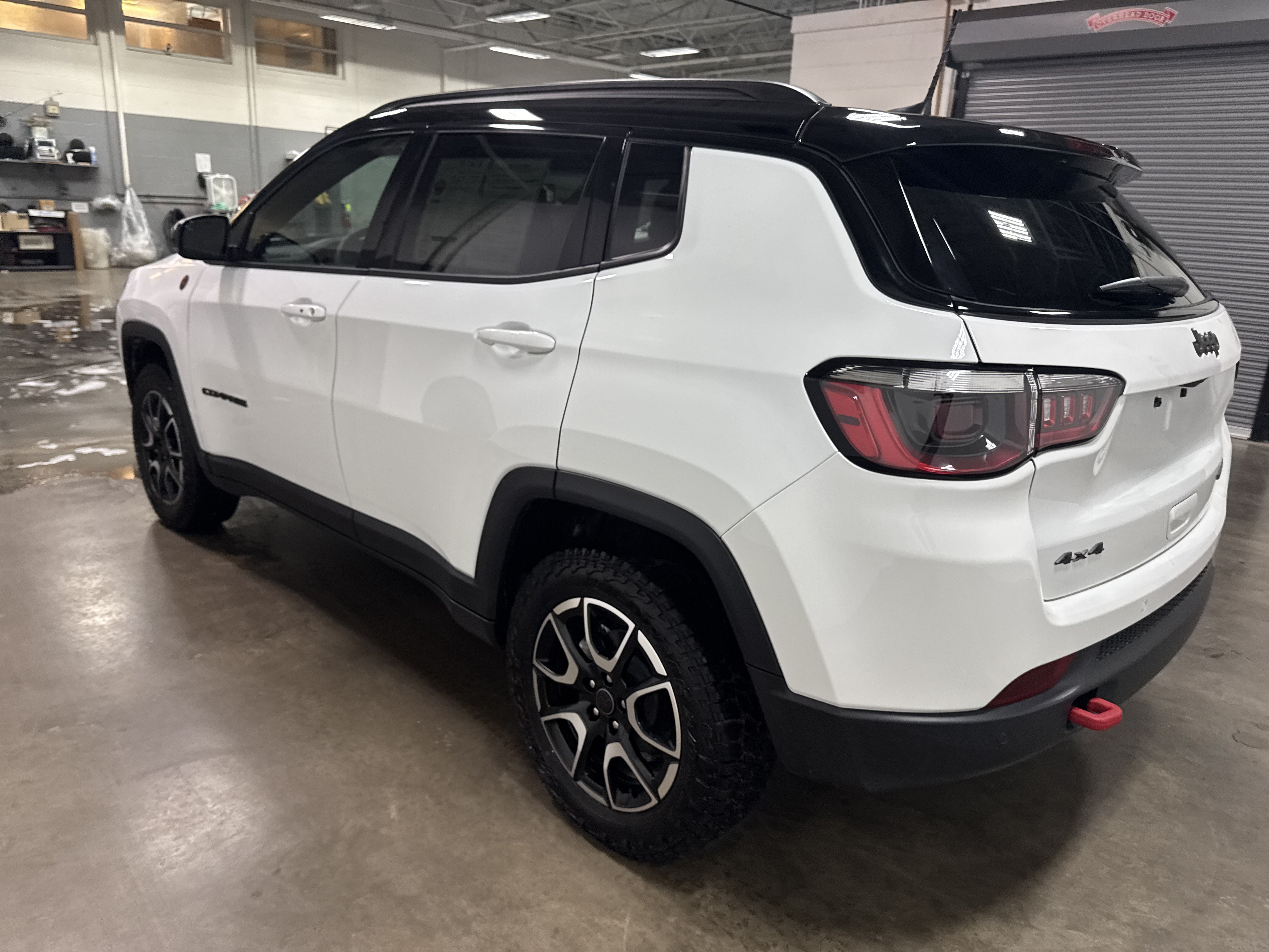 Used 2026 Jeep Compass Trailhawk AWD/4WD image 5