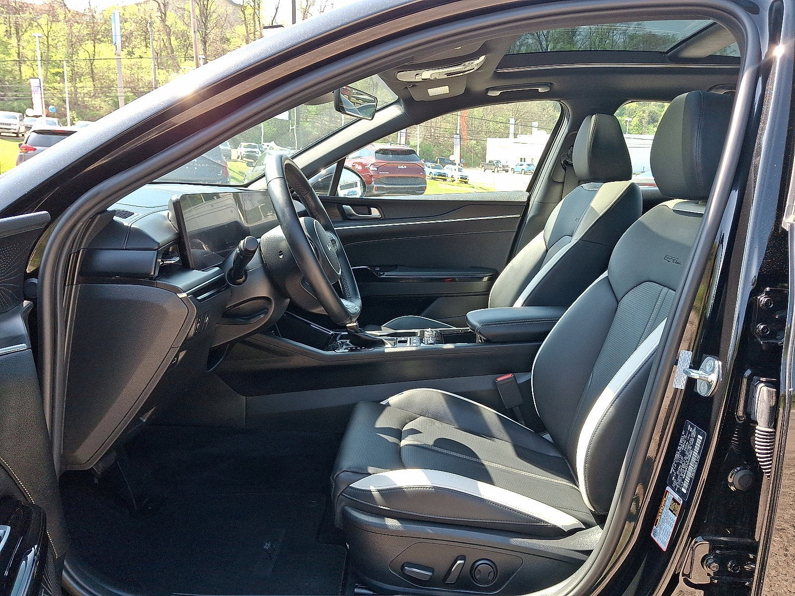Used 2025 Kia K5 GT-Line w/ GT-Line Premium Package image 13