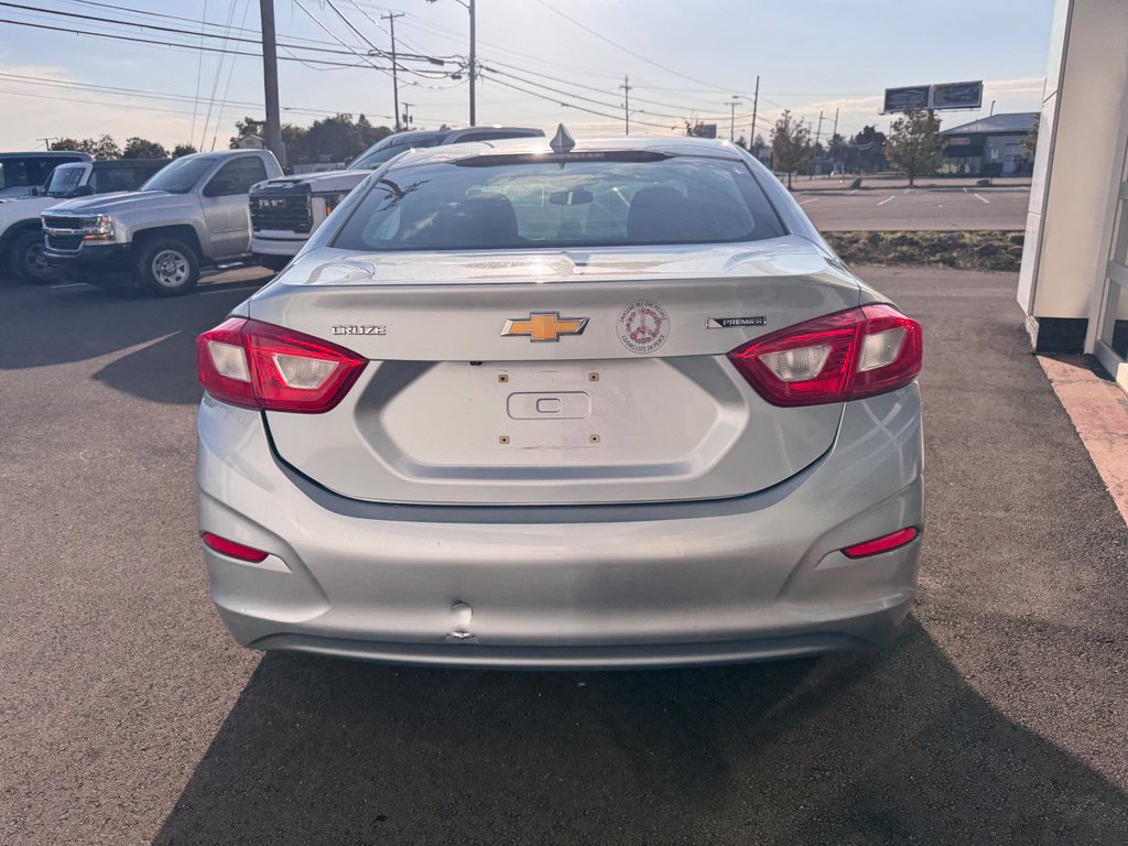 Used 2017 Chevrolet Cruze Premier FWD image 4