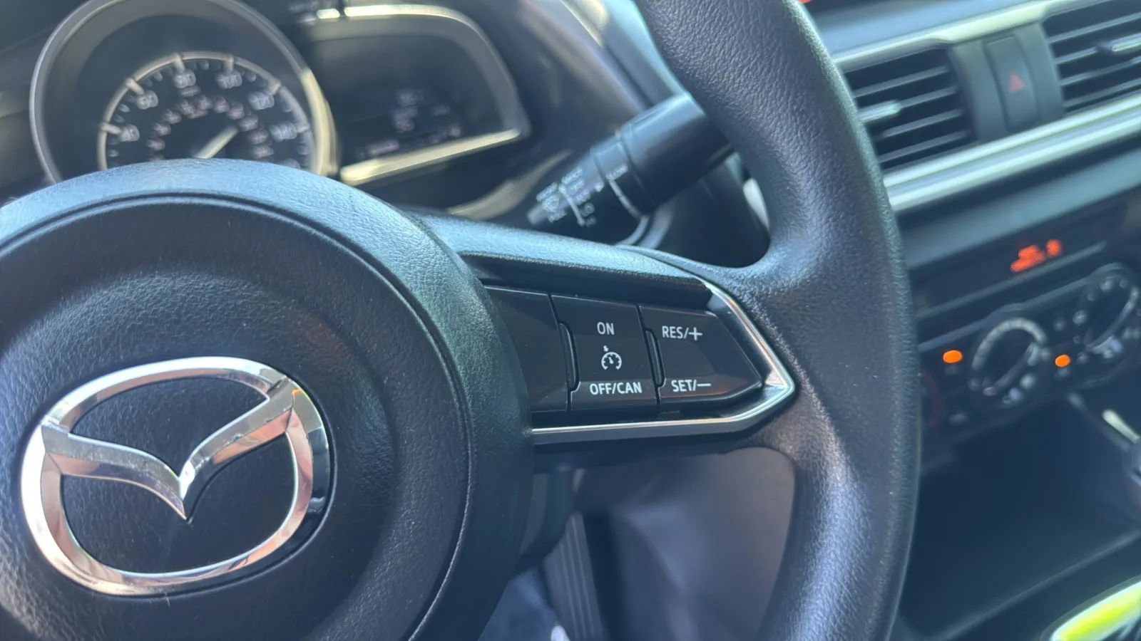 Used 2018 MAZDA MAZDA3 Sport FWD image 25