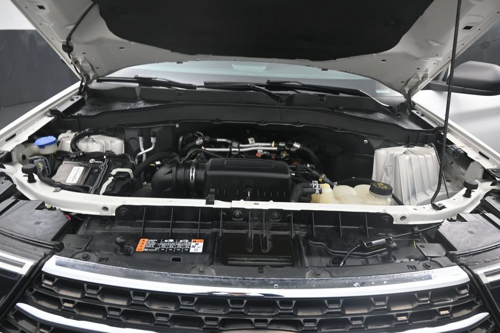 Used 2023 Ford Explorer XLT w/ Equipment Group 202A RWD image 11