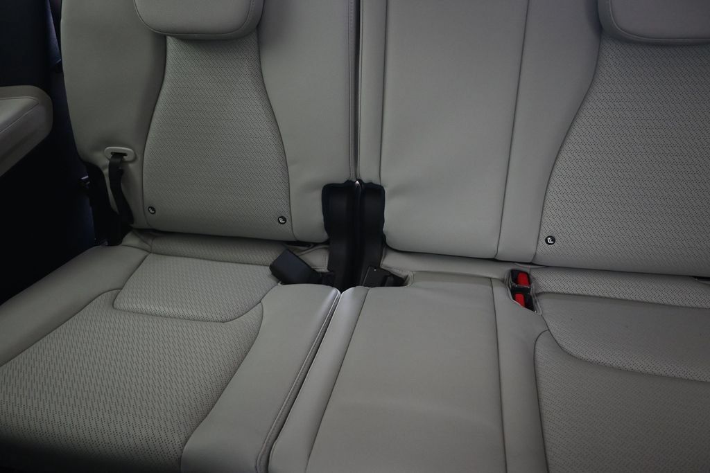 Used 2025 Kia Carnival SX Prestige FWD image 17
