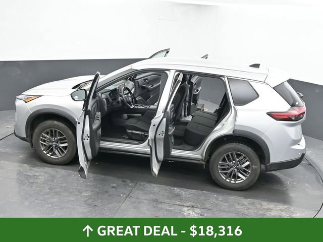 Used 2024 Nissan Rogue S image 62