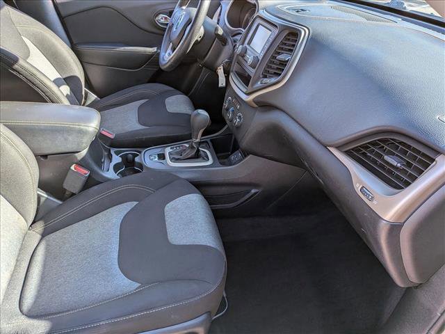 Used 2017 Jeep Cherokee Sport image 20