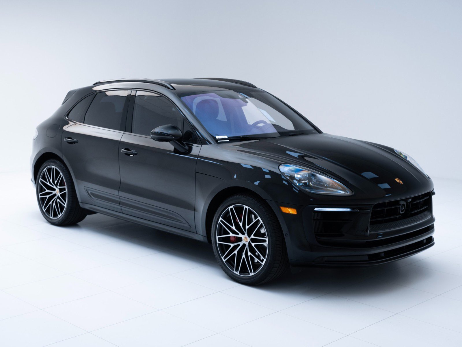 Certified 2025 Porsche Macan GTS image 7