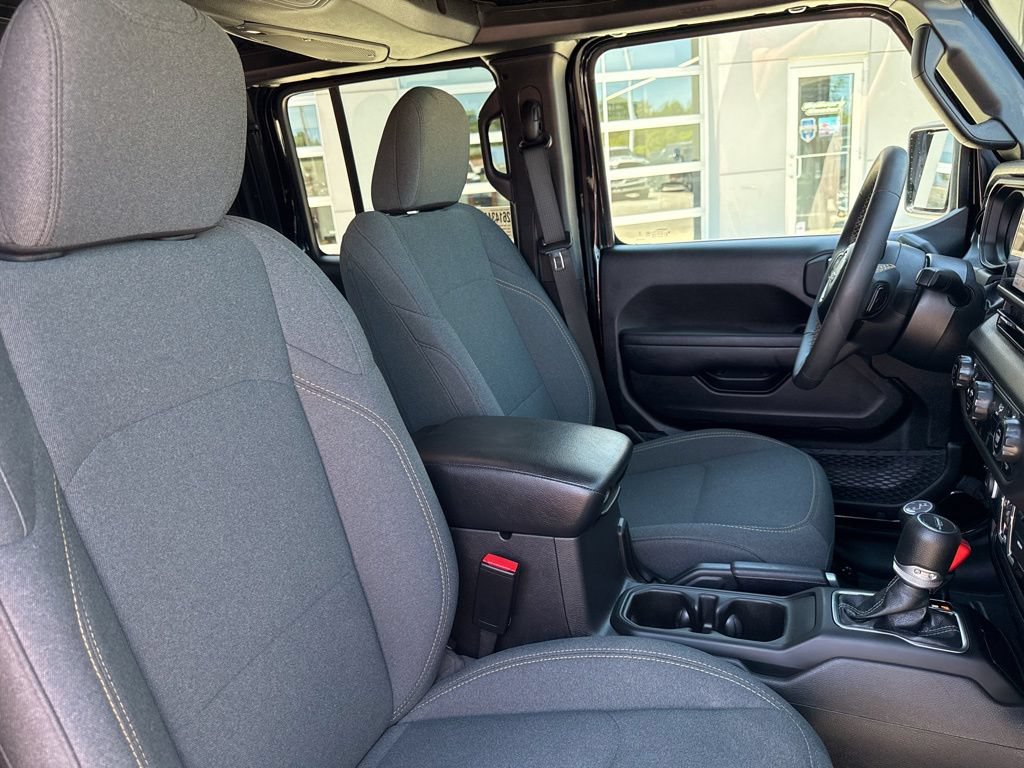 Used 2024 Jeep Gladiator Sport AWD/4WD image 45