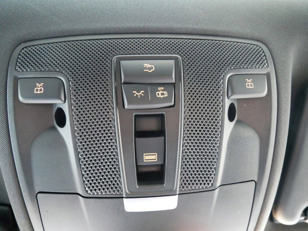 Used 2020 Mercedes-Benz GLA 250 4MATIC image 27