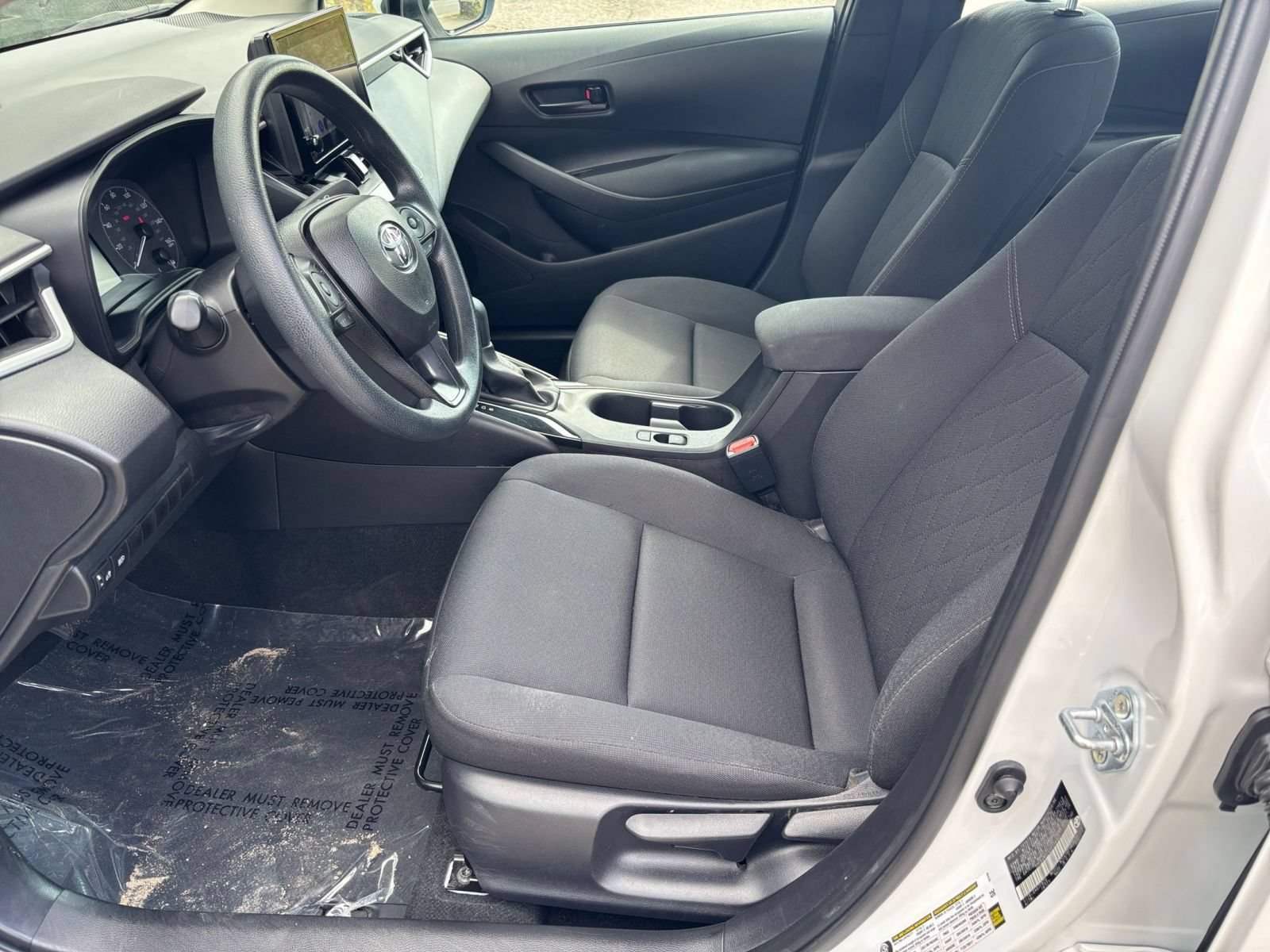Used 2025 Toyota Corolla LE FWD image 24