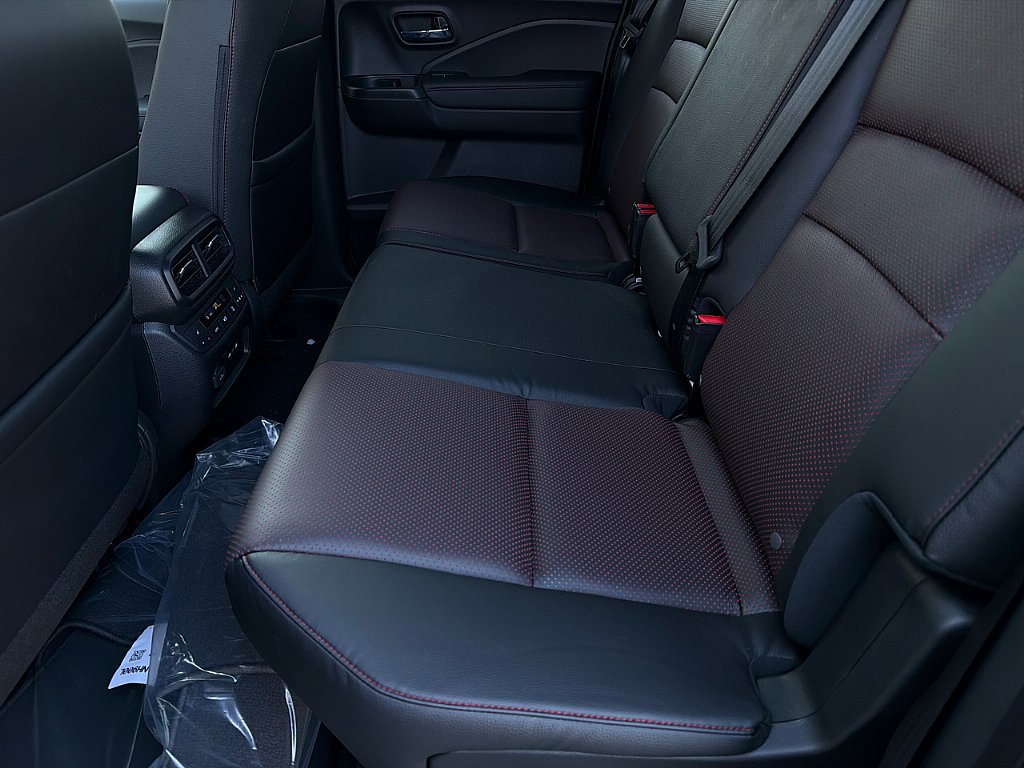 New 2026 Honda Ridgeline Black Edition image 12