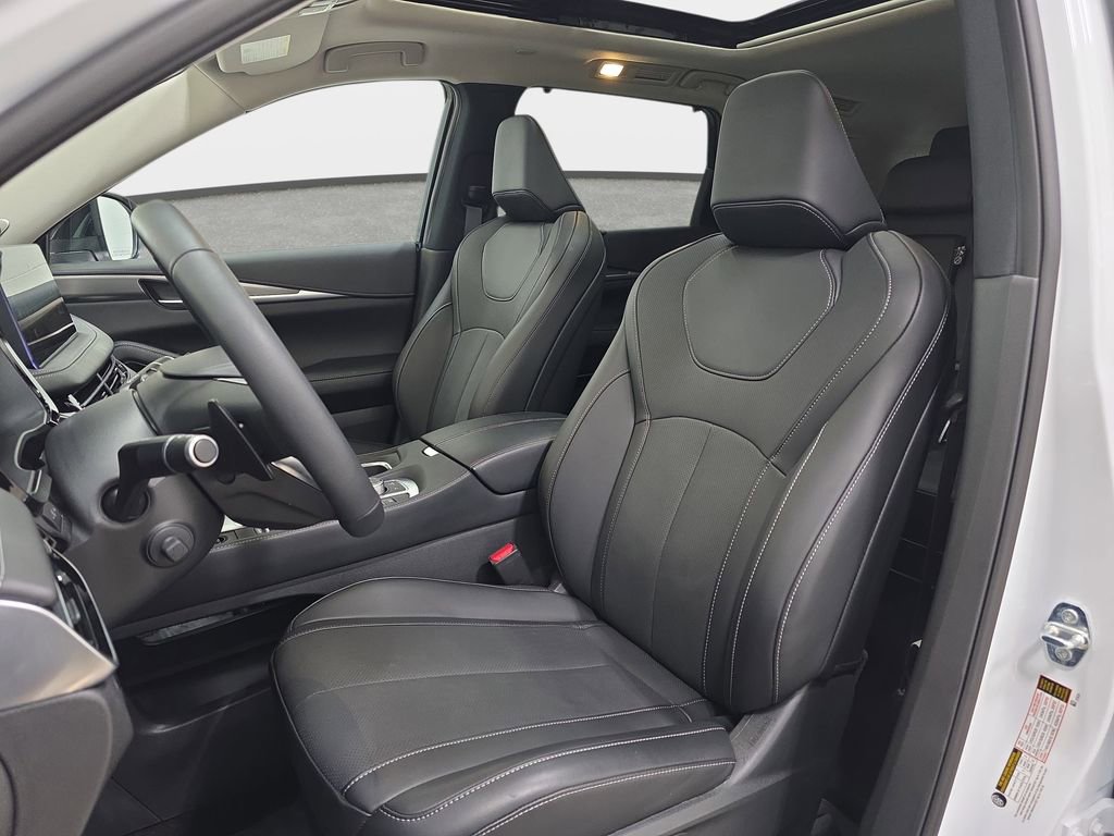 Certified 2026 INFINITI QX60 Luxe w/ Cargo Package image 12