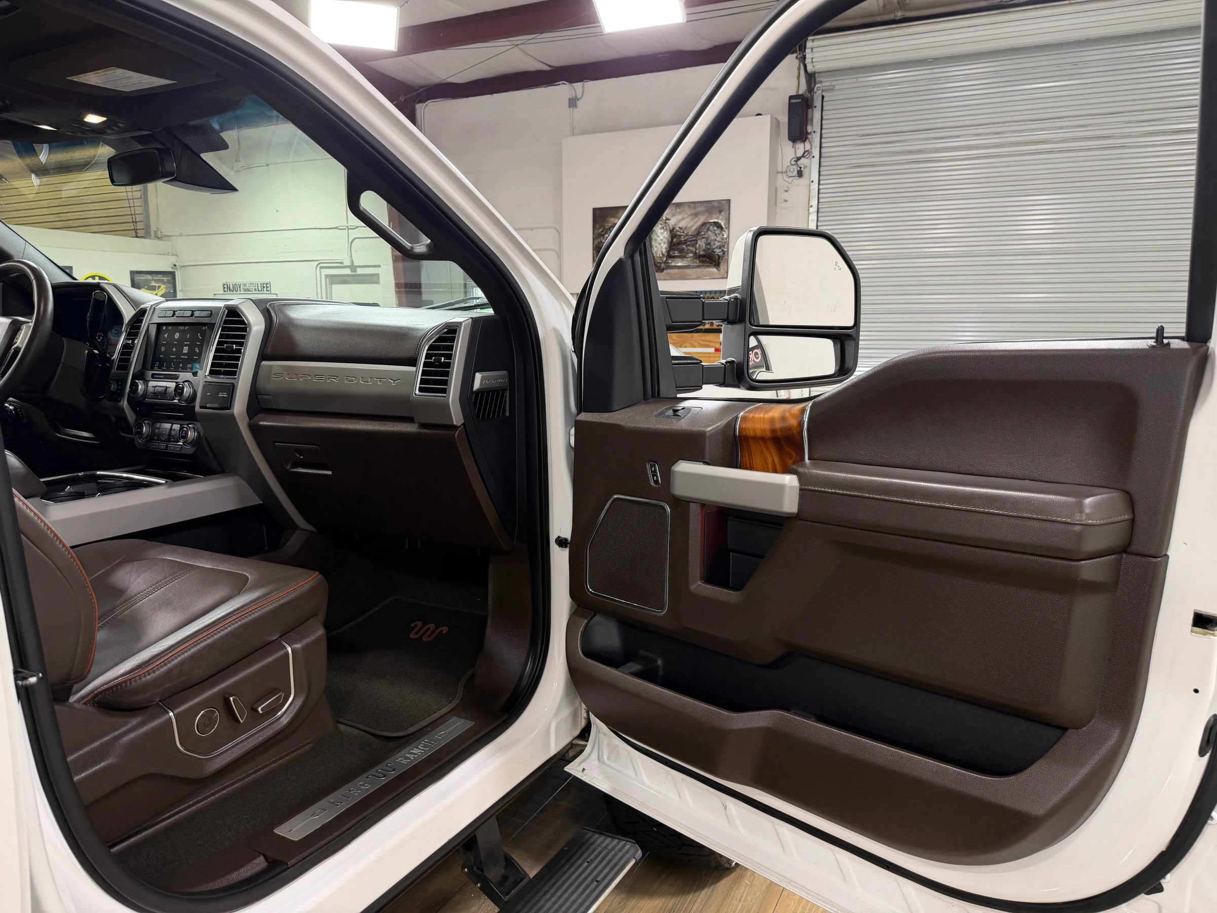 Used 2017 Ford F250 King Ranch w/ King Ranch Ultimate Package AWD/4WD image 20