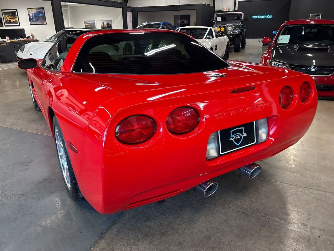 Used 2004 Chevrolet Corvette Coupe w/ Roof Package image 8
