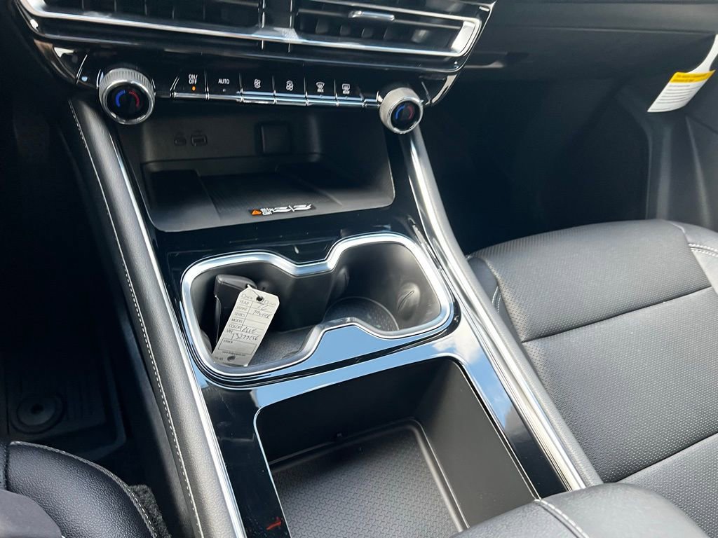 New 2026 Chevrolet Traverse LT w/ LPO, Floor Liner Package image 34
