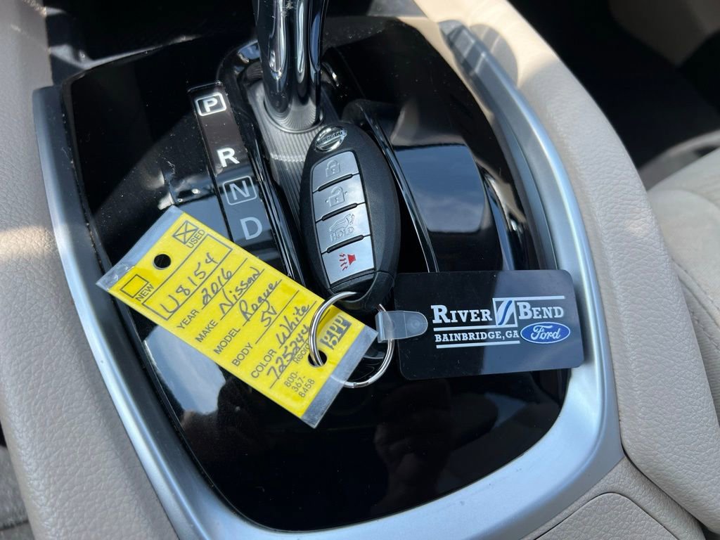 Used 2016 Nissan Rogue SV w/ SV Premium Package FWD image 38