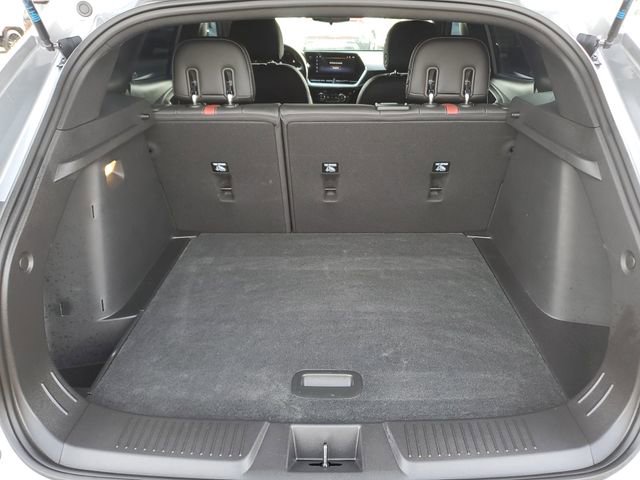 Used 2025 Chevrolet Trax RS w/ Driver Confidence Package image 9