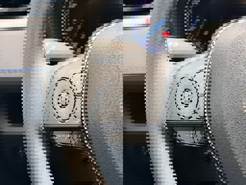 Used 2023 Toyota RAV4 SE image 26