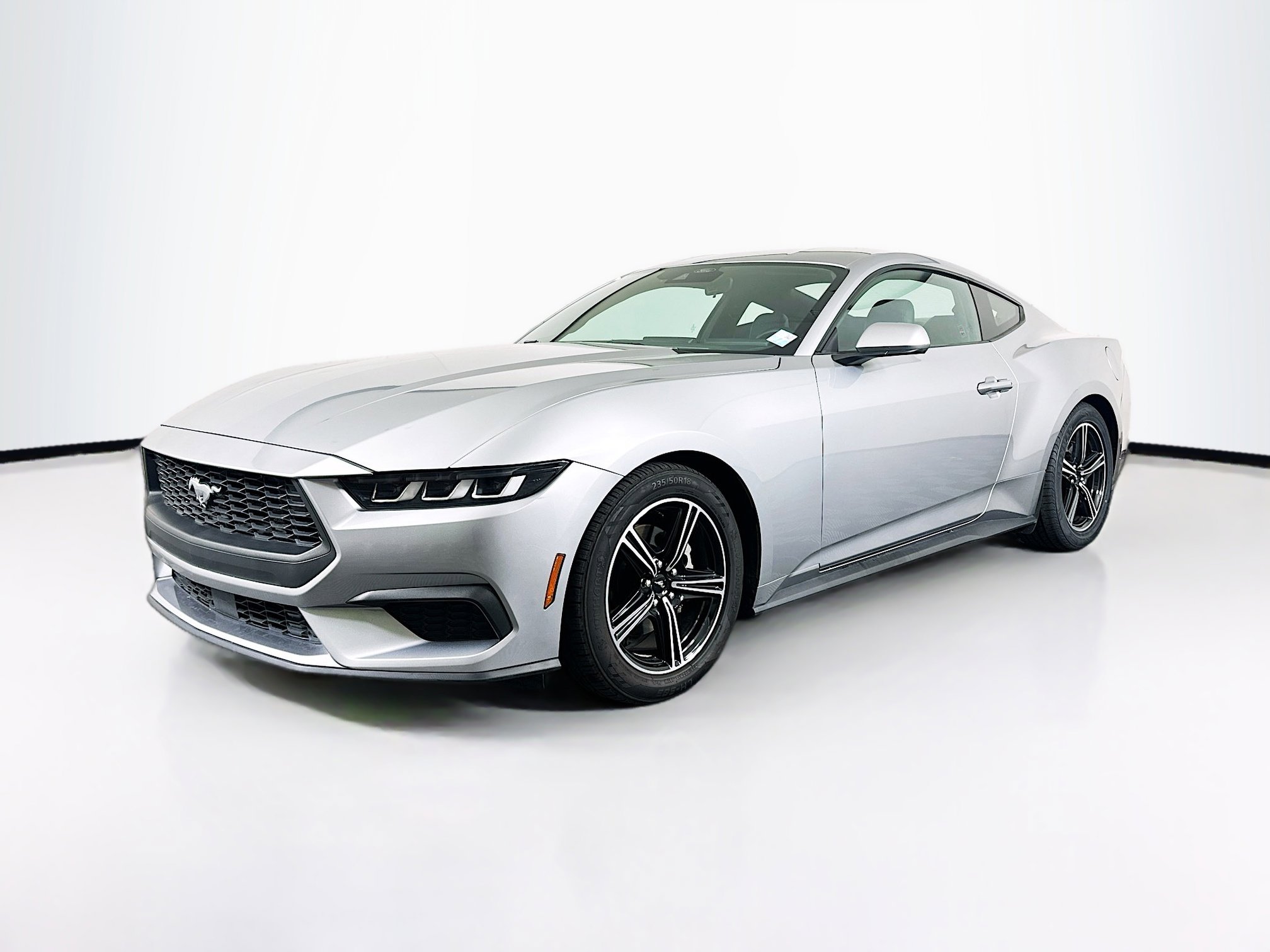 Used 2024 Ford Mustang Coupe image 3