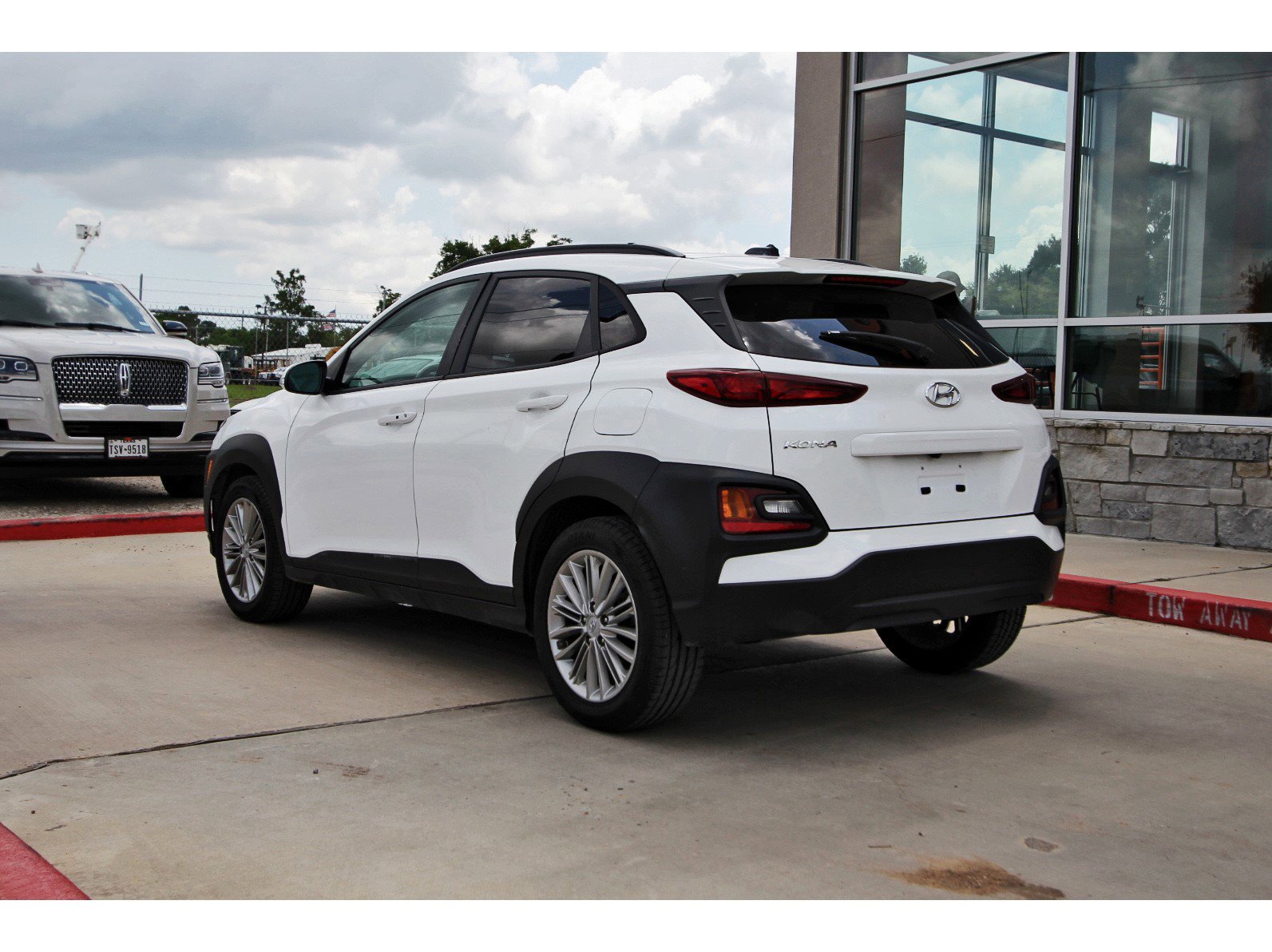 Used 2021 Hyundai Kona SEL image 4